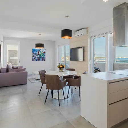 Appartement The *