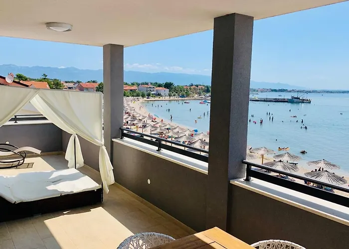 아파트 The 비르