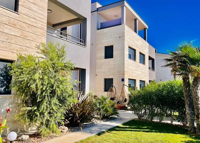 아파트 The 비르